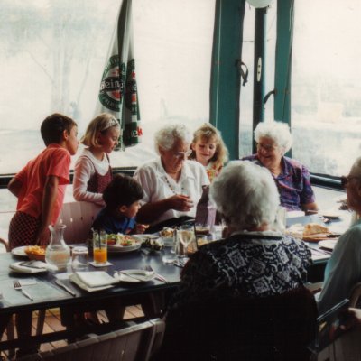 EV Grandkids EV's 70th Birthday Sept 1995