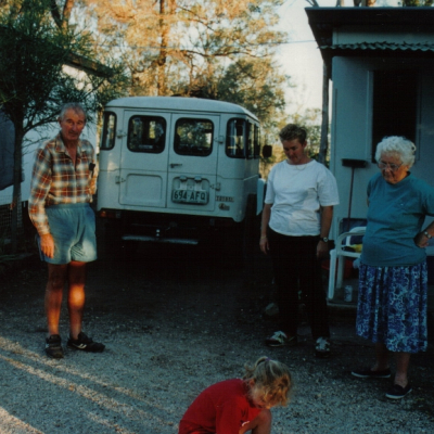 DD EV Marg Katie Jessie The Willows June 1995 1