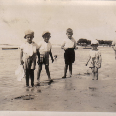 Edward & Jane Henry's Family at the Beach