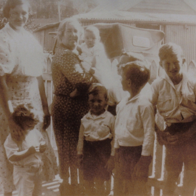 Jane I Henry Janet Kirk holding Anne Henry and boys